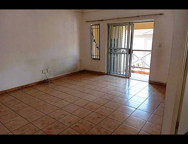 2 BEDROOM TOWNHOUSE FOR SALE IN BEDFORDVIEW